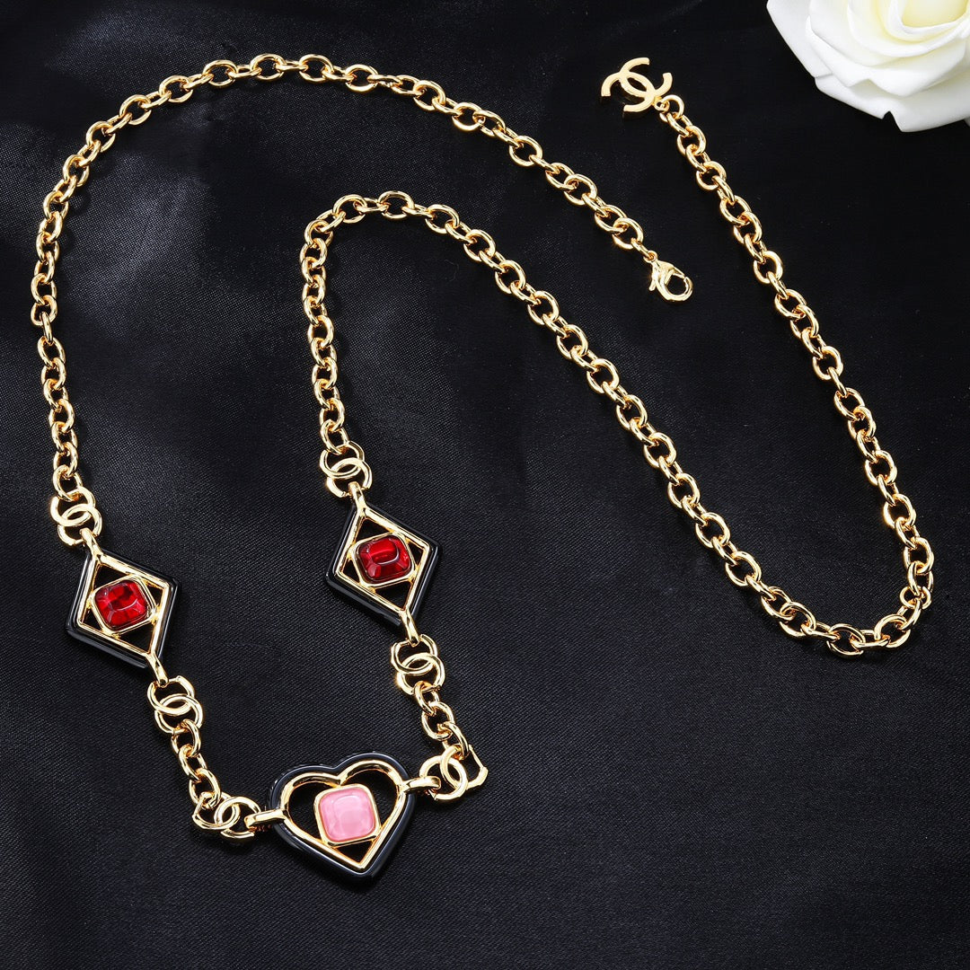 CHANEL 25S CHAIN BELT IN GOLD METALLIC STONE-EMBELLISHED 612713