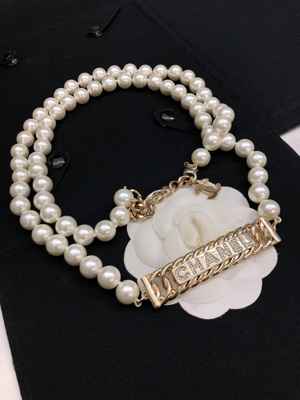 CHANEL 25S CHAIN BELT IN WHITE PEARL 615991