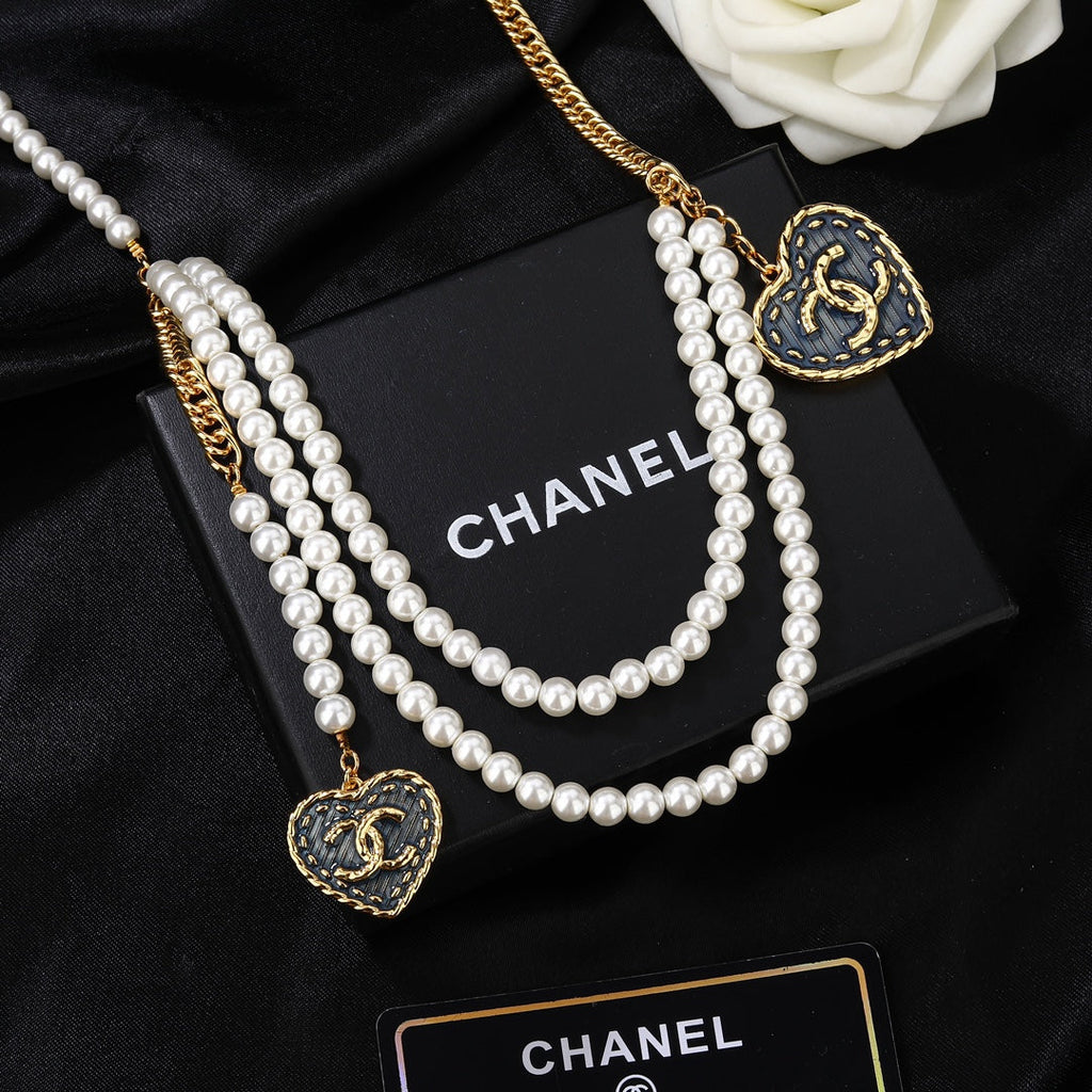 CHANEL 25S CHAIN BELT IN WHITE PEARL 614480