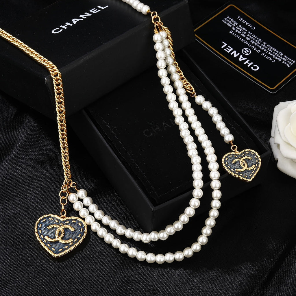 CHANEL 25S CHAIN BELT IN WHITE PEARL 614480