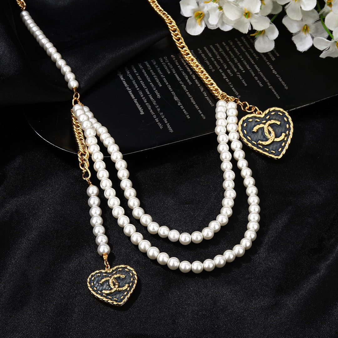 CHANEL 25S CHAIN BELT IN WHITE PEARL 614480