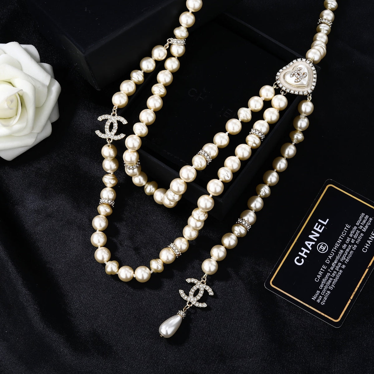 CHANEL 25S CHAIN BELT IN WHITE PEARL 614476