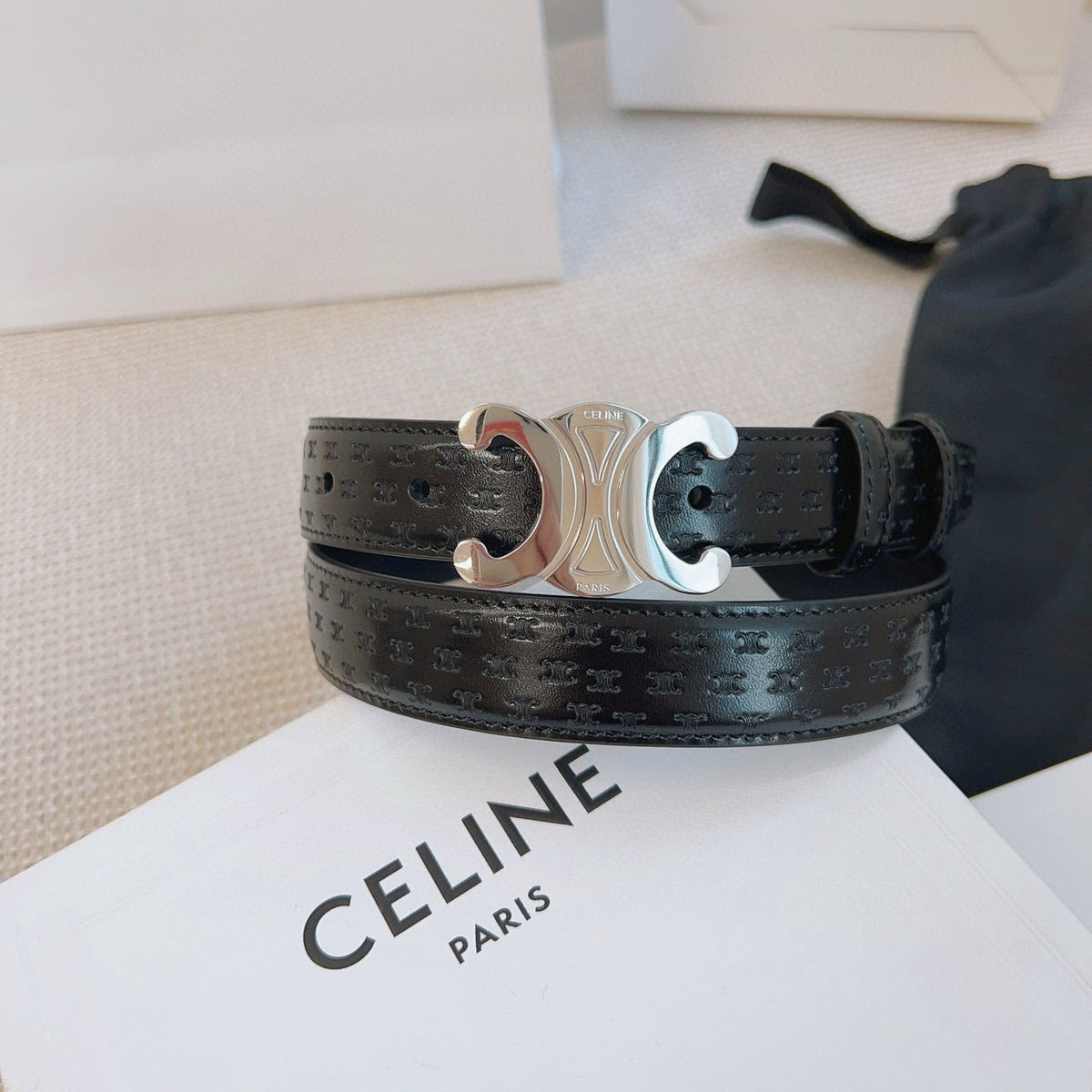 CELINE 25S BELT TRIOMPHE 25MM IN BLACK CALFSKIN DEBOSSED LOGO 563329