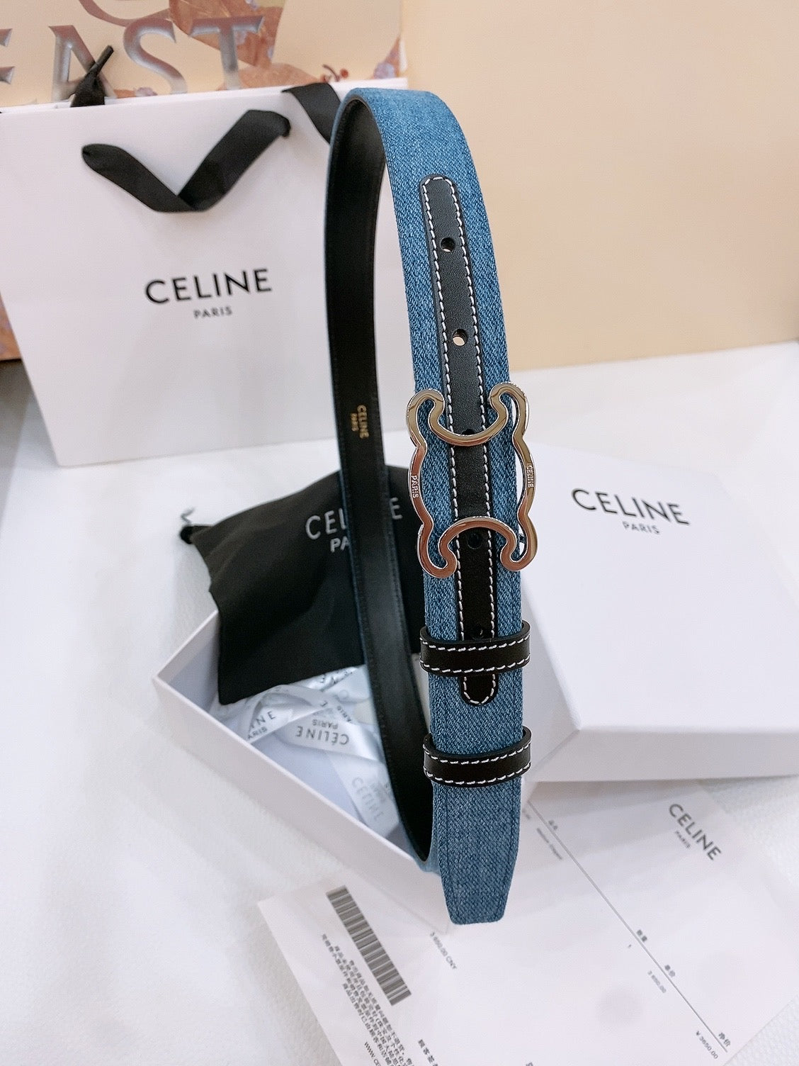 CELINE 25S BELT TRIOMPHE TAURILLON 25MM IN BLACK CALFSKIN AND DENIM 558342